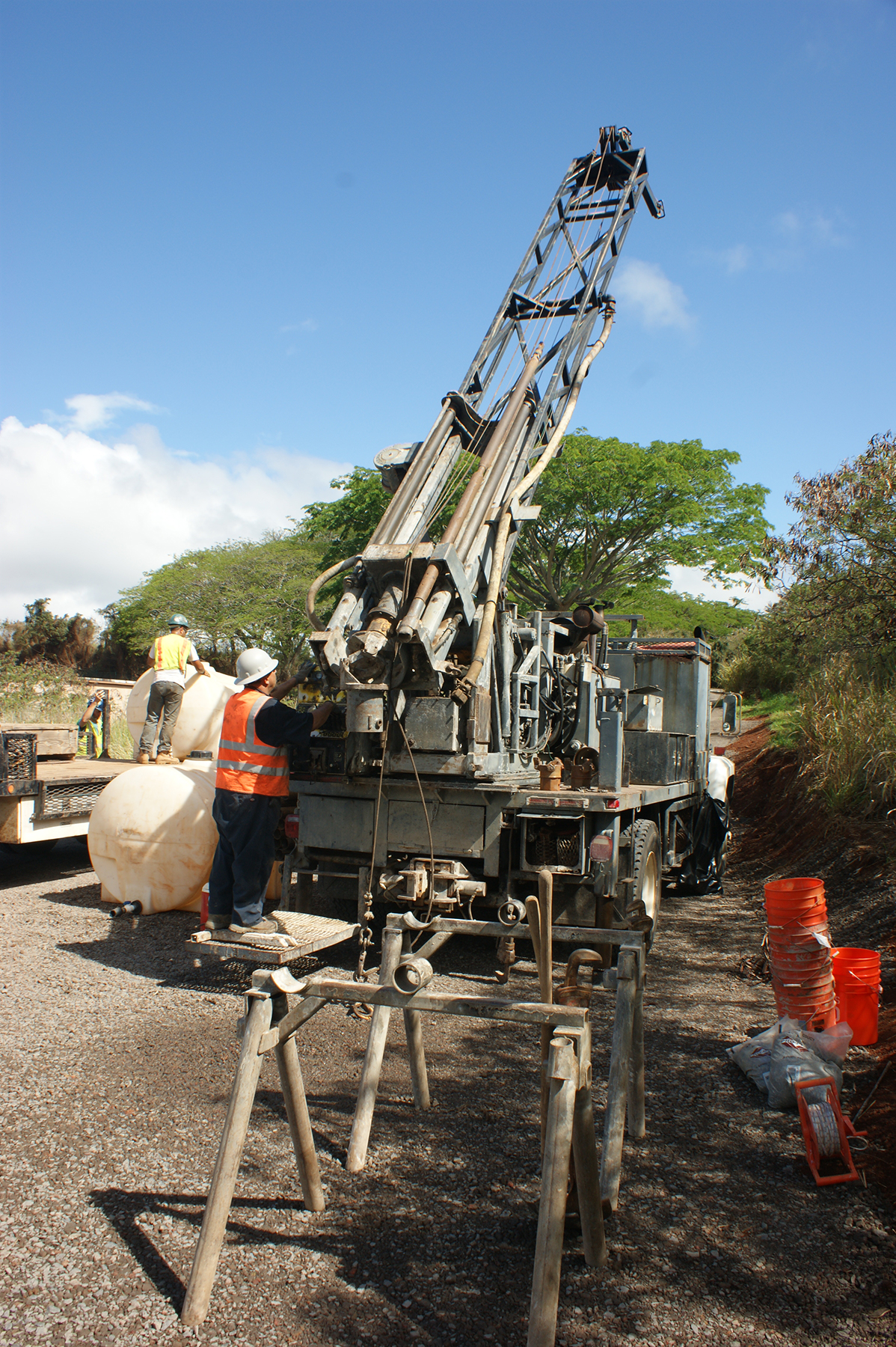Equipo de perforación para la construcción de pozos