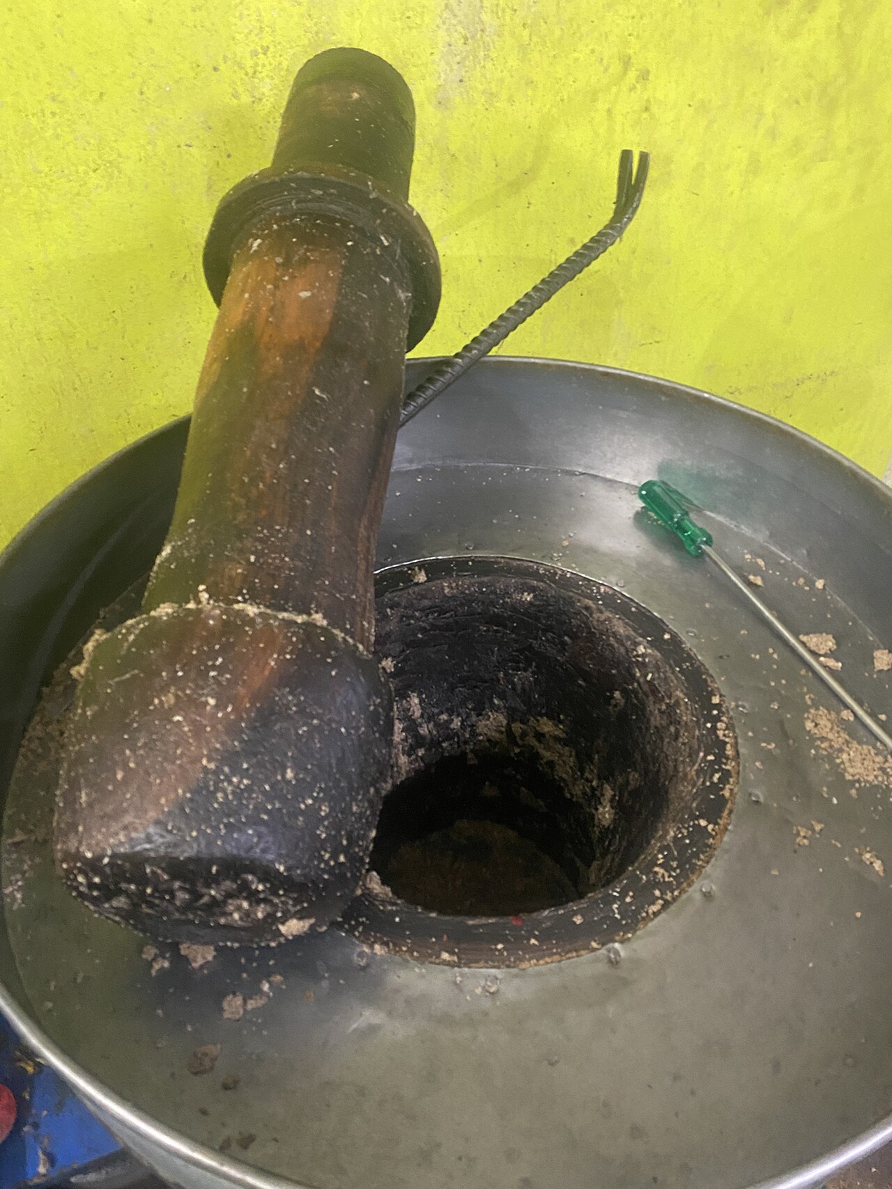 Molino tradicional para prensado en frío de aceite (molino rotativo tipo "chekku")