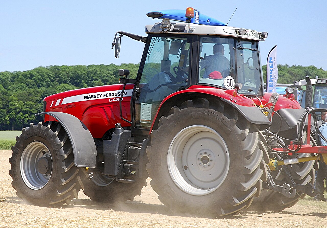 Agricultor aplicando productos fitosanitarios